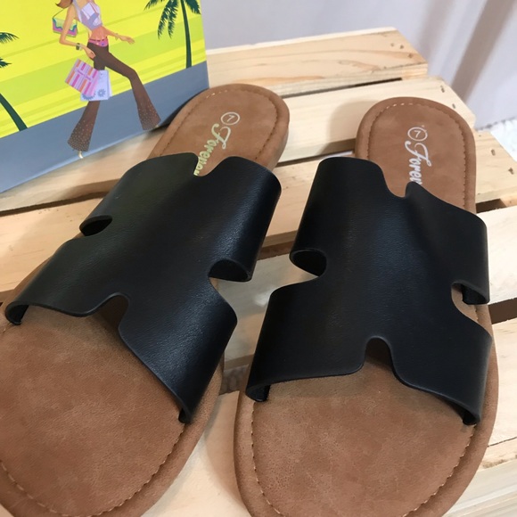 Black slides from Forever - Picture 3 of 6